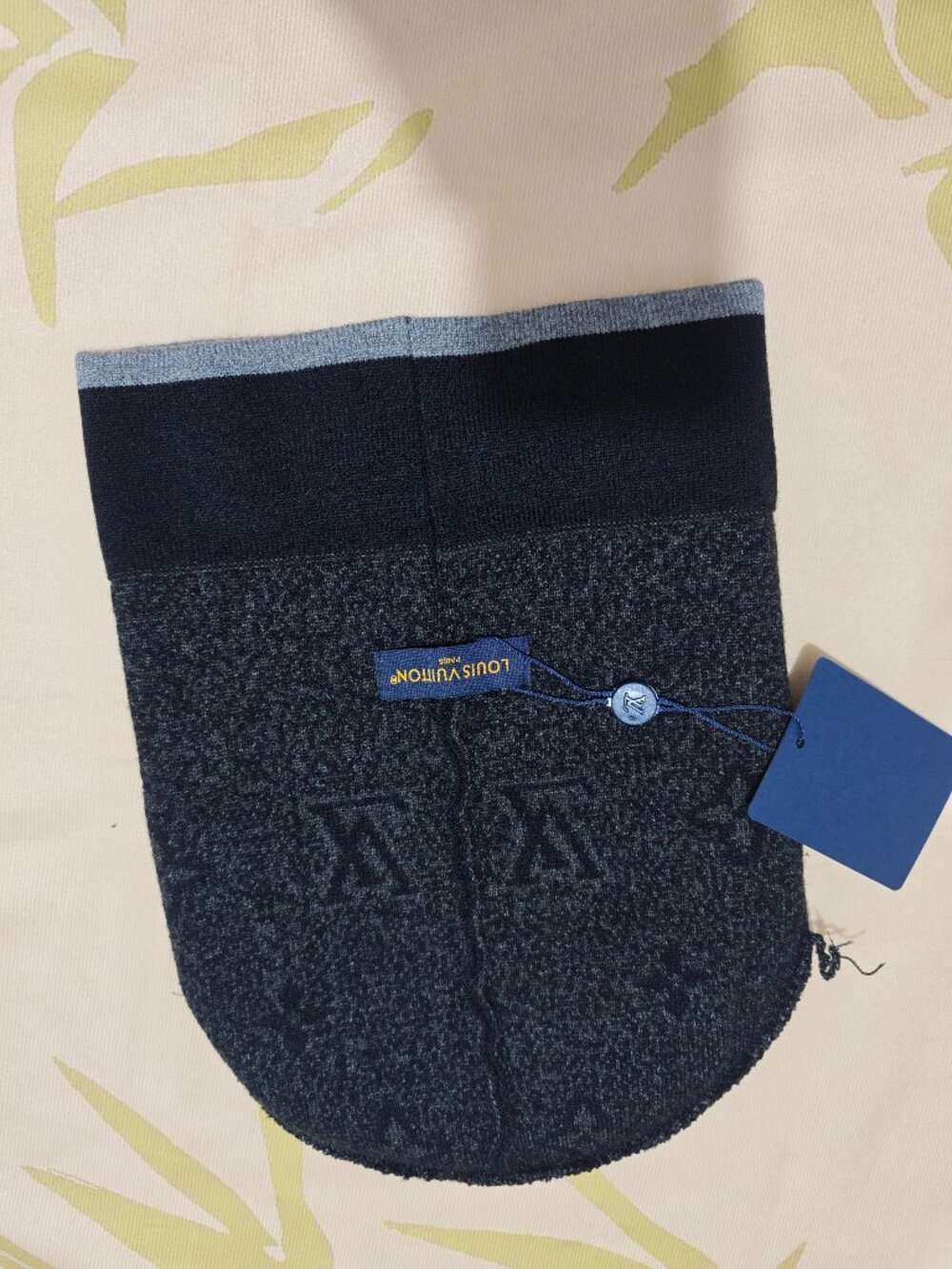 Louis Vuitton Black Monogram Knit Beanie - Picture 6 of 6